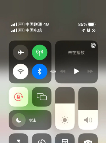 铜梁苹果手机维修分享iPhone双卡信号解决办法 