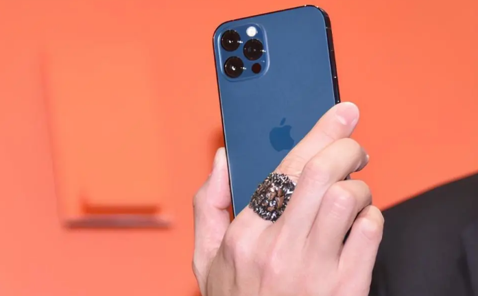 铜梁苹果手机维修分享iPhone12系列重启方法教程 